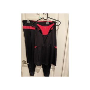 Hyba brand plus size workout set. Compression leggings and racer back top. 2XL.